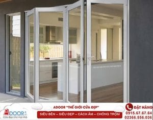 Mẫu cửa kính cường lực kết hợp với khung nhôm nhiều màu sắc bắt mắt không gian