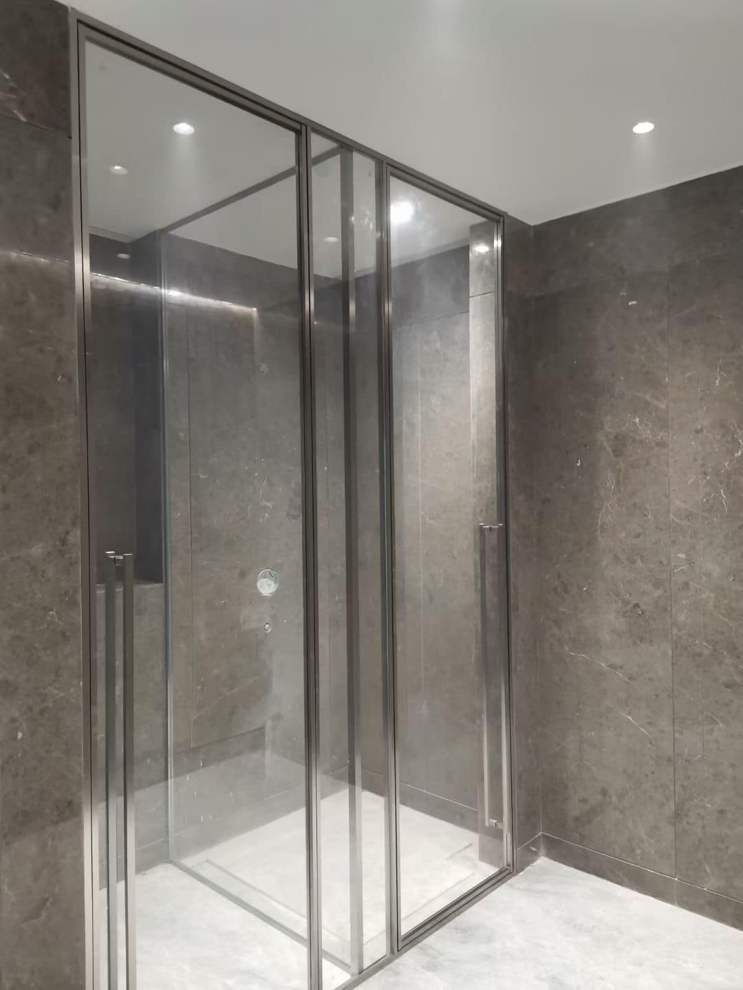 Phòng tắm kính cao cấp